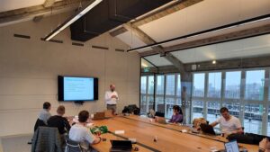 Docent geeft les bij Sweco